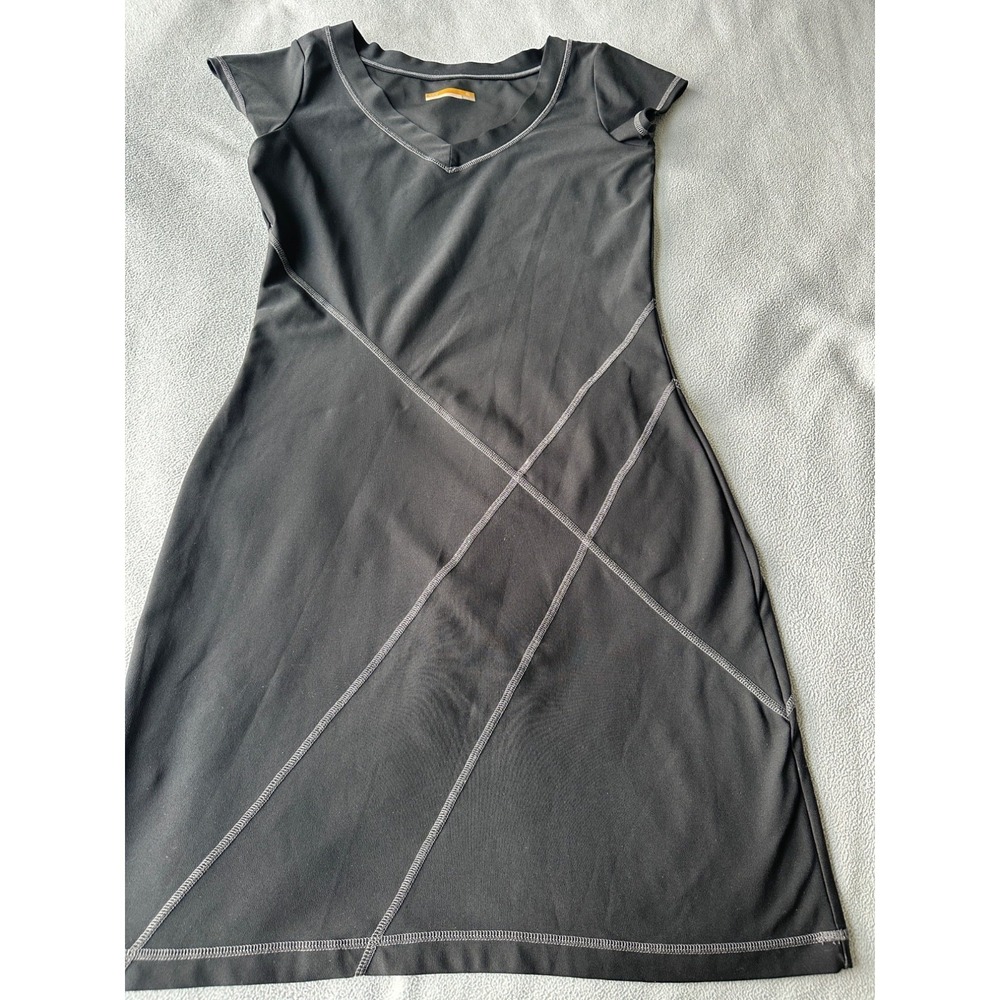 Lucy Dress Womens Medium Tech Knee Length Cap Sleeve V Neck Strech Athletic Fit
